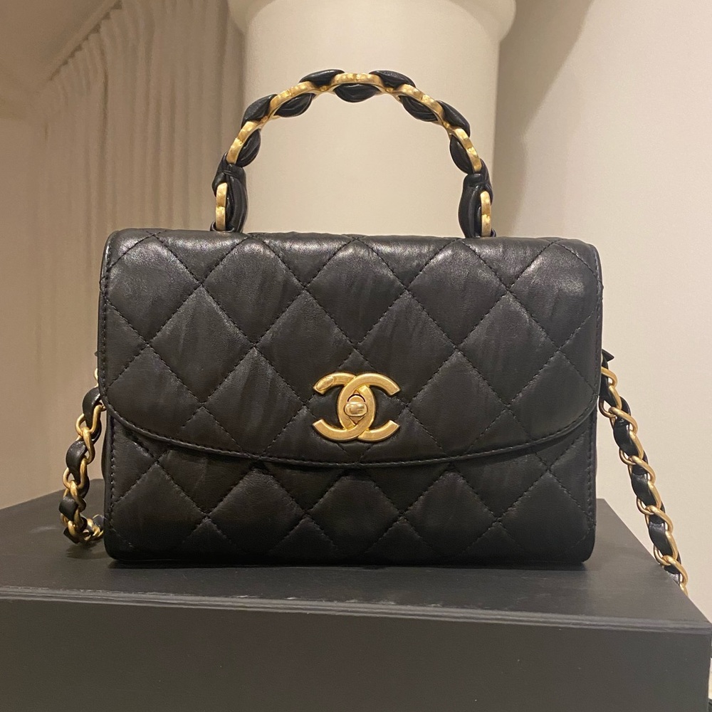 Chanel Shoulder Bag Purse 100% AUTHENTIC.